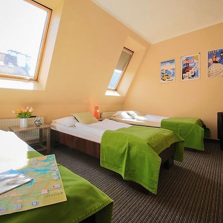 Glow Hostel Wroclaw Exterior photo